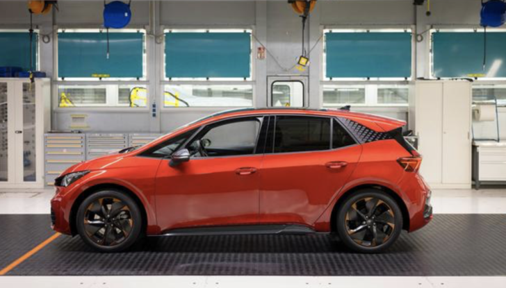 Cupra: al via la produzione di Born, il primo modello 100% elettrico - Foto 14 di 18