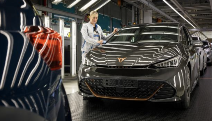 Cupra: al via la produzione di Born, il primo modello 100% elettrico - Foto 15 di 18