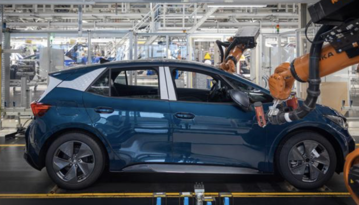 Cupra: al via la produzione di Born, il primo modello 100% elettrico - Foto 16 di 18