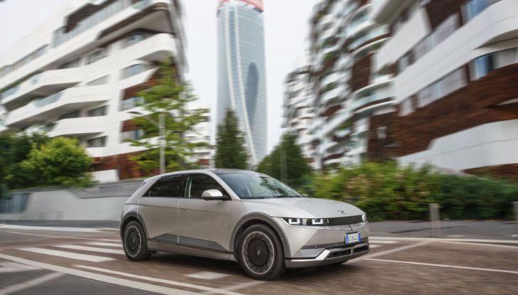 Hyundai reinventa l’auto elettrica, con la nuova IONIQ 5 - Foto 2 di 32