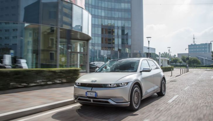 Hyundai reinventa l’auto elettrica, con la nuova IONIQ 5 - Foto 12 di 32