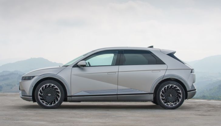 Hyundai reinventa l’auto elettrica, con la nuova IONIQ 5 - Foto 4 di 32