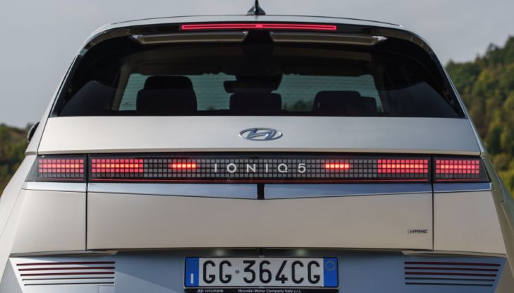 Hyundai reinventa l’auto elettrica, con la nuova IONIQ 5 - Foto 31 di 32