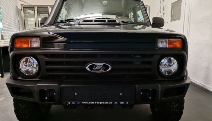 Lada Niva Legend 50th Anniversary: serie limitata e prezzo triplicato - Foto 1 di 6