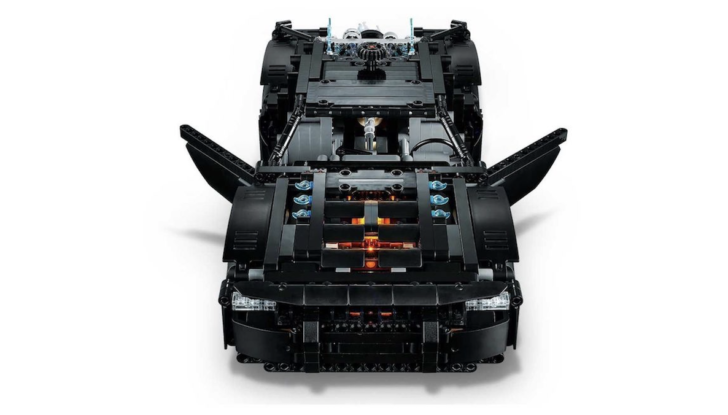 LEGO, arriva a catalogo la nuova Batmobile di The Batman - Foto 6 di 7