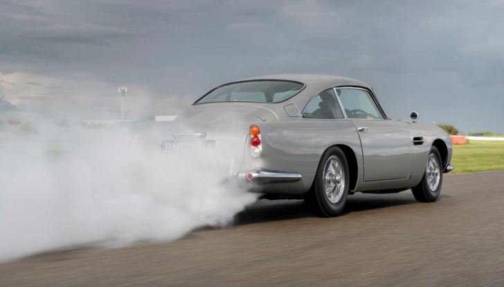 Aston Martin, Jaguar, Land Rover e Maserati: tutte le auto del film 007 – No Time to Die - Foto 2 di 15