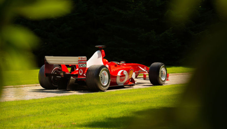 Una Ferrari F1 sfreccia in autostrada: il pilota è ricercato dalla Polizia - Foto 7 di 11