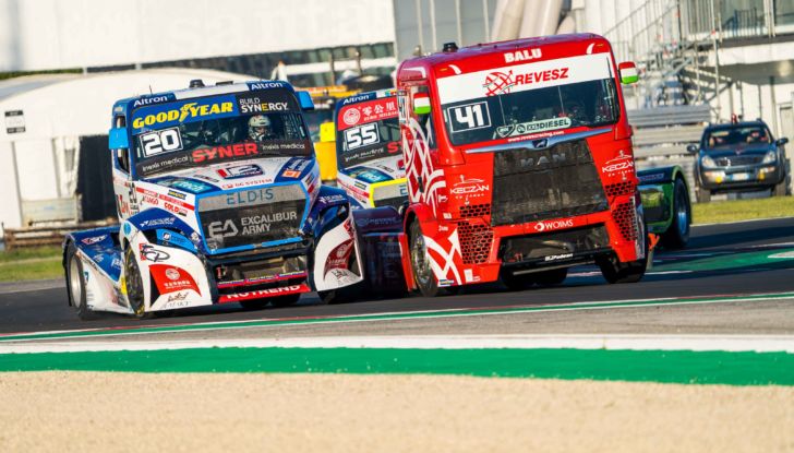 Misano dà spettacolo con i camion del FIA European Truck Racing Championship! - Foto 10 di 50