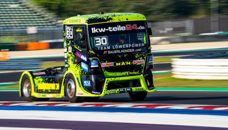 Misano dà spettacolo con i camion del FIA European Truck Racing Championship! - Foto 12 di 50