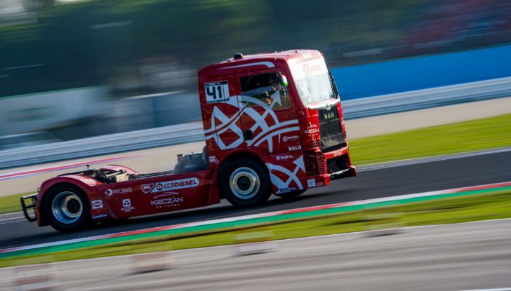 Misano dà spettacolo con i camion del FIA European Truck Racing Championship! - Foto 14 di 50