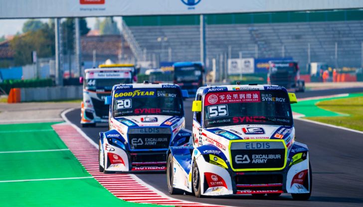 Misano dà spettacolo con i camion del FIA European Truck Racing Championship! - Foto 2 di 50