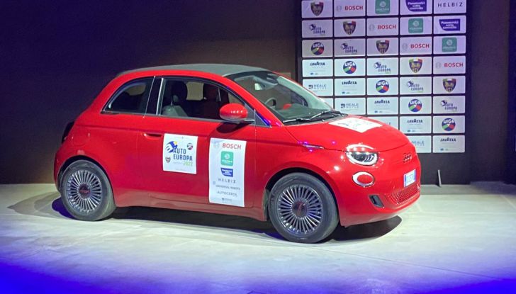 Fiat 500 Elettrica: il “cinquino” a batterie è la nuova Auto Europa 2022 - Foto 2 di 9