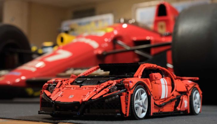 GTA Spano: il modellino LEGO ha 10 motori elettrici e tocca i 36,5 km/h! - Foto 15 di 18