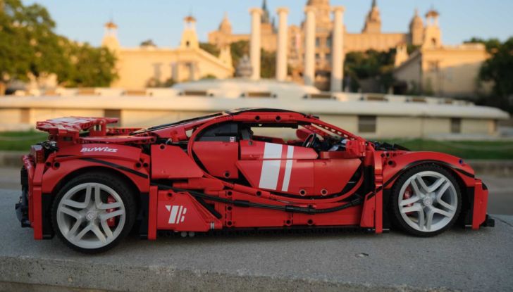 GTA Spano: il modellino LEGO ha 10 motori elettrici e tocca i 36,5 km/h! - Foto 17 di 18
