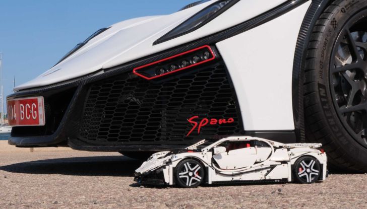 GTA Spano: il modellino LEGO ha 10 motori elettrici e tocca i 36,5 km/h! - Foto 4 di 18