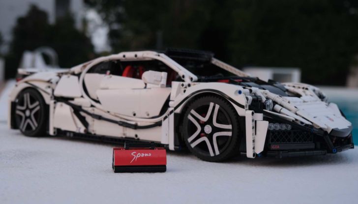 GTA Spano: il modellino LEGO ha 10 motori elettrici e tocca i 36,5 km/h! - Foto 7 di 18