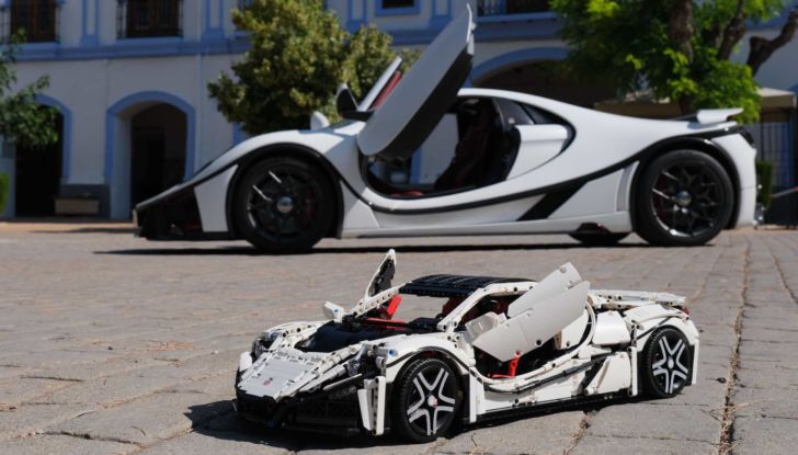 GTA Spano: il modellino LEGO ha 10 motori elettrici e tocca i 36,5 km/h! - Foto 8 di 18