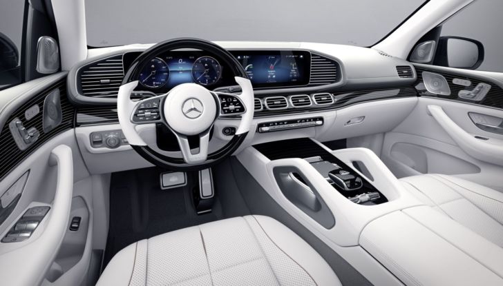 Mercedes-Maybach festeggia i 100 anni con Classe S e GLS in edizione speciale - Foto 11 di 12