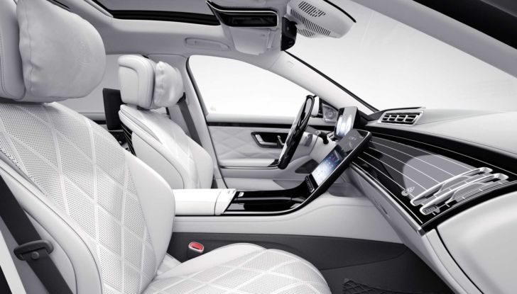 Mercedes-Maybach festeggia i 100 anni con Classe S e GLS in edizione speciale - Foto 9 di 12