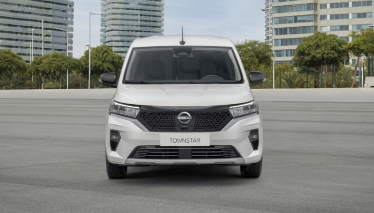 Nissan Townstar: aperti gli ordini per il modello elettrico, prezzi da 31.200 Euro - Foto 4 di 18