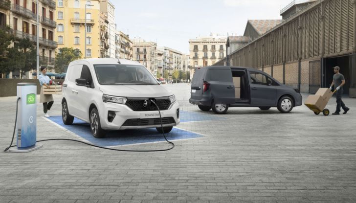 Nissan Townstar: aperti gli ordini per il modello elettrico, prezzi da 31.200 Euro - Foto 9 di 18