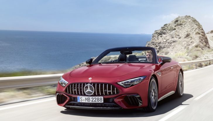 Mercedes-AMG SL 2022: la spider sportiva ritorna con un V8 da 585 cavalli - Foto 15 di 21