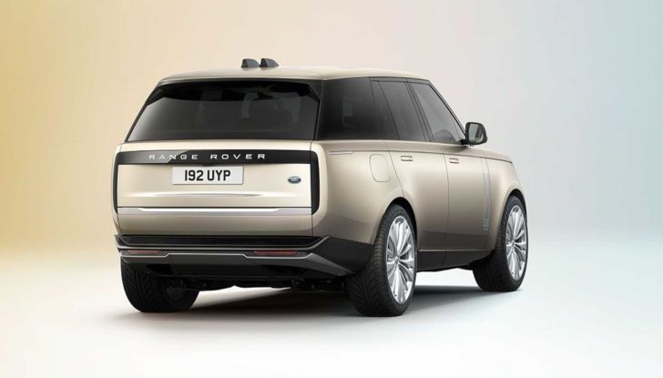Range Rover 2022: al debutto la ibrida plug-in con prezzi da 135.800 Euro - Foto 5 di 15