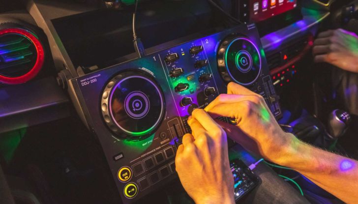 Seat Ibiza Nightclub: la compatta spagnola diventa una discoteca! - Foto 7 di 10