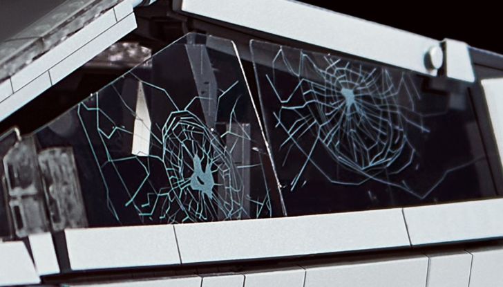 Anche il Tesla Cybertruck può essere costruito con i mattoncini! - Foto 4 di 8