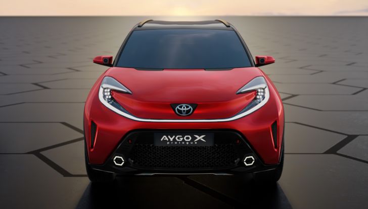 Toyota Aygo aggiunge una “X”: da citycar diventa crossover! - Foto 10 di 13