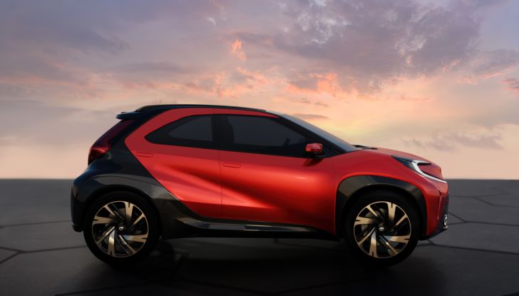 Toyota Aygo aggiunge una “X”: da citycar diventa crossover! - Foto 4 di 13