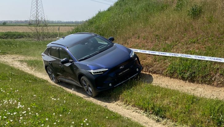 Subaru Solterra: trazione integrale e 218 CV per il SUV elettrico giapponese - Foto 17 di 19