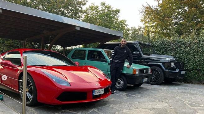 La nuova supercar di Arturo Vidal è una Fiat Panda! - Foto 2 di 7