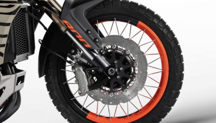 Benelli TRK 800: l’adventure pesarese conquista EICMA - Foto 1 di 9