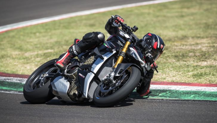La gamma Ducati Streetfighter si allarga con V2 e  V4 SP - Foto 4 di 9