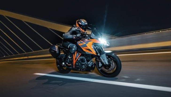 KTM 1290 Super Duke GT 2022: annunciato il prezzo di vendita - Foto 10 di 11