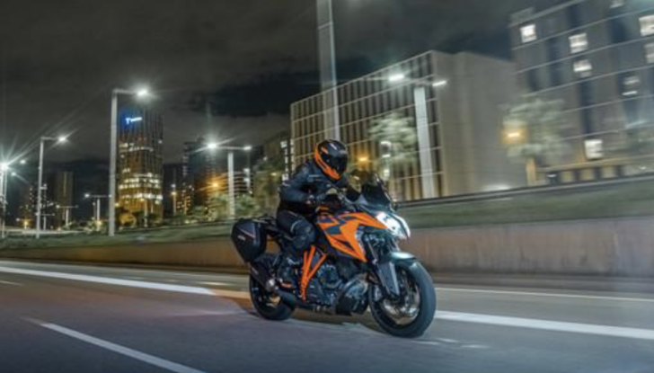 KTM 1290 Super Duke GT 2022: annunciato il prezzo di vendita - Foto 11 di 11
