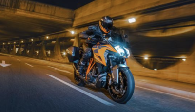 KTM 1290 Super Duke GT: presentata la versione 2022