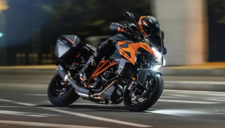 KTM 1290 Super Duke GT 2022: annunciato il prezzo di vendita - Foto 3 di 11