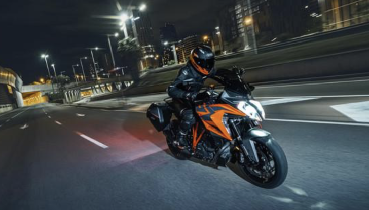 KTM 1290 Super Duke GT 2022: annunciato il prezzo di vendita - Foto 5 di 11