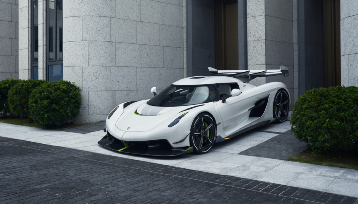 Koenigsegg Jesko: la hypercar con un motore da record - Foto 12 di 16