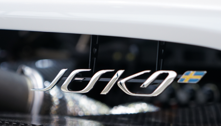 Koenigsegg Jesko: la hypercar con un motore da record - Foto 2 di 16