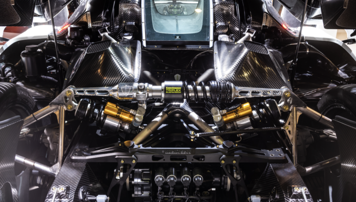 Koenigsegg Jesko: la hypercar con un motore da record - Foto 7 di 16