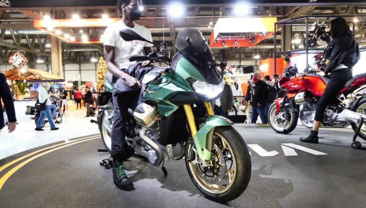 EICMA 2021: Moto Guzzi presenta la V100 Mandello - Foto 15 di 19