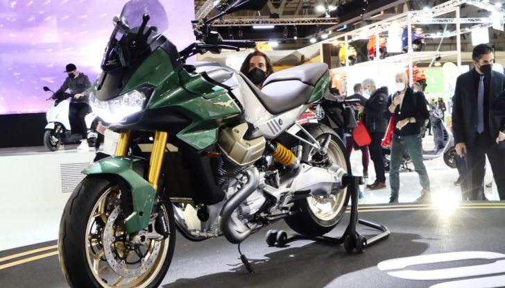 EICMA 2021: Moto Guzzi presenta la V100 Mandello - Foto 17 di 19