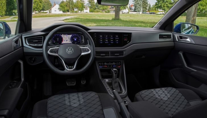 [VIDEO] Nuova Volkswagen Polo Restyling 2022: Prova su strada, opinioni, versioni e prezzi - Foto 16 di 41