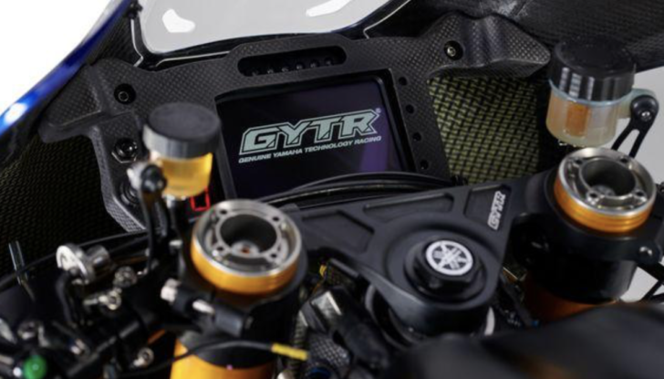 Yamaha R1 GYTR VR46 Tribute: la moto tributo a Valentino Rossi - Foto 15 di 17