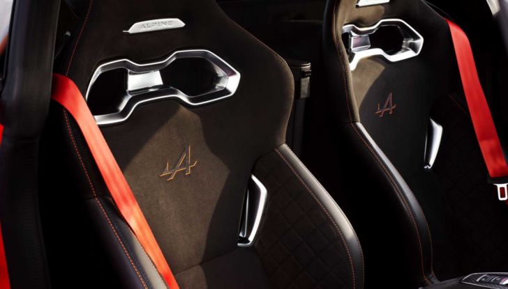 Alpine A110 2022: la sportiva francese si rinnova in tre versioni (base, GT e S) - Foto 13 di 22