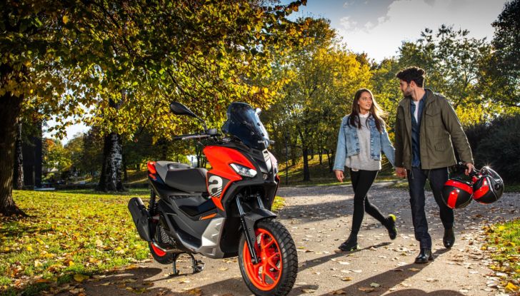 Aprilia SR GT: la Casa di Noale toglie i veli al suo primo scooter “urban adventure” - Foto 11 di 18