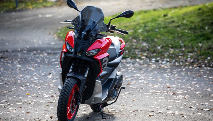 Aprilia SR GT: la Casa di Noale toglie i veli al suo primo scooter “urban adventure” - Foto 14 di 18